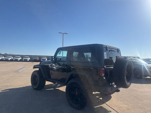 Used 2015 Jeep Wrangler Rubicon image 14