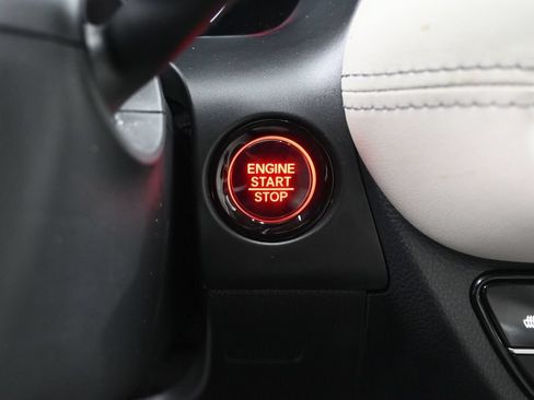 Certified 2024 Honda HR-V EX-L image 17