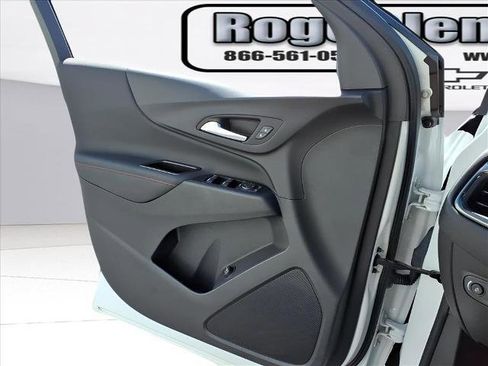 Used 2023 Chevrolet Equinox RS image 18