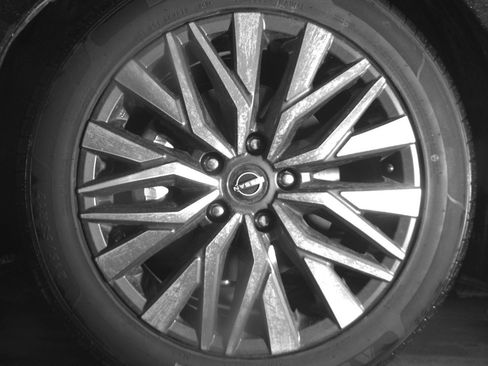 Used 2025 Nissan Altima 2.5 SV image 12