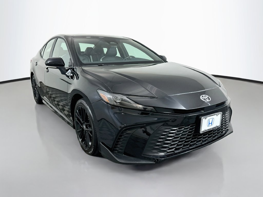 Used 2025 Toyota Camry SE FWD image 3