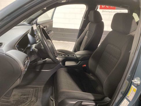Used 2024 Honda HR-V Sport image 11