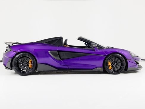 Used 2020 McLaren 600LT Spider RWD image 2