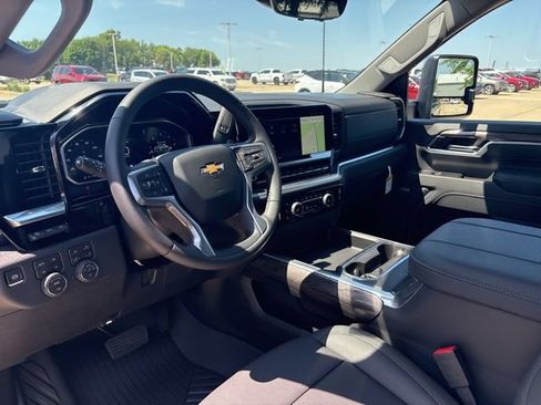 New 2026 Chevrolet Silverado 2500 LTZ w/ LTZ Premium Package AWD/4WD image 15