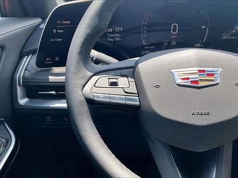 Used 2025 Cadillac XT4 Premium Luxury FWD image 11