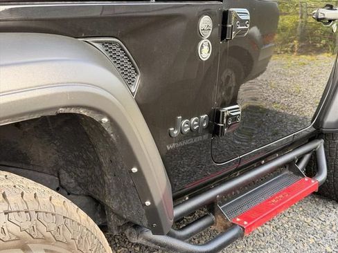 Used 2023 Jeep Wrangler Sport AWD/4WD image 9