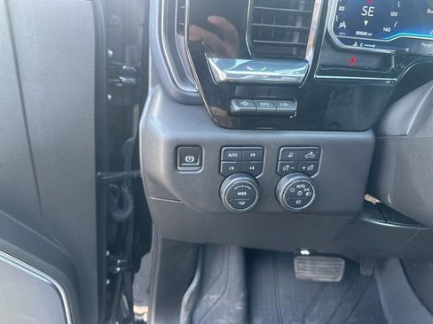 Used 2025 Chevrolet Silverado 1500 High Country w/ High Country Premium Package AWD/4WD image 18