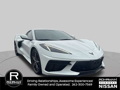 Used 2022 Chevrolet Corvette Stingray Coupe w/ Z51 Performance Package RWD image 3