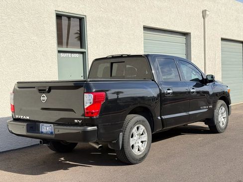 Used 2018 Nissan Titan SV w/ SV Convenience Package RWD image 7