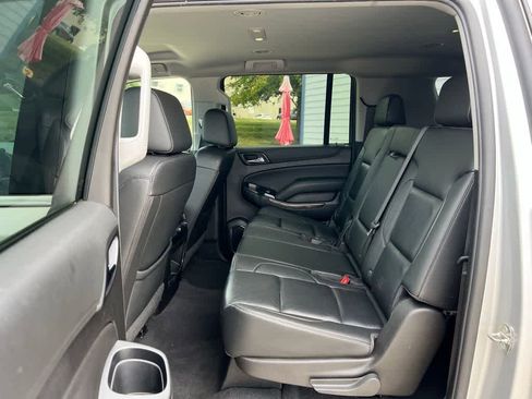 Used 2019 Chevrolet Suburban LT image 22