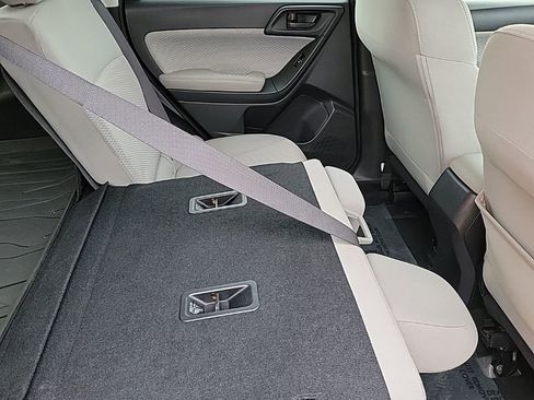 Used 2018 Subaru Forester 2.5i Premium image 14