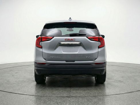 Used 2024 GMC Terrain SLE FWD image 7