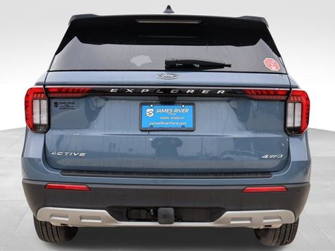 New 2026 Ford Explorer Active w/ Active Comfort Package image 4