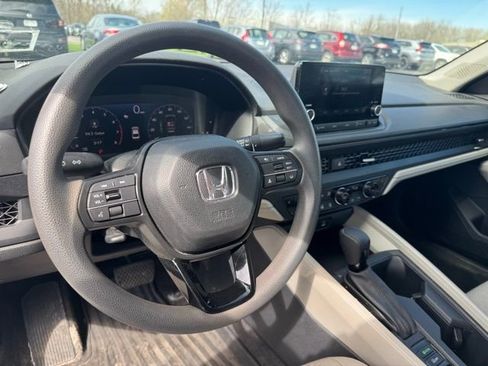 Used 2023 Honda Accord EX image 14