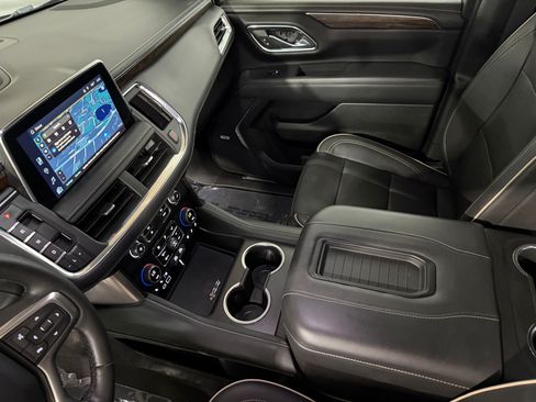 Used 2023 Chevrolet Tahoe Premier AWD/4WD image 34