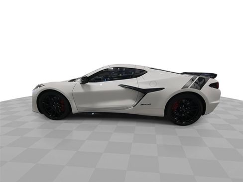 Used 2024 Chevrolet Corvette Z06 RWD image 6
