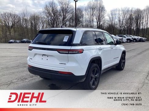 Used 2025 Jeep Grand Cherokee Limited w/ Black Appearance Package AWD/4WD image 7