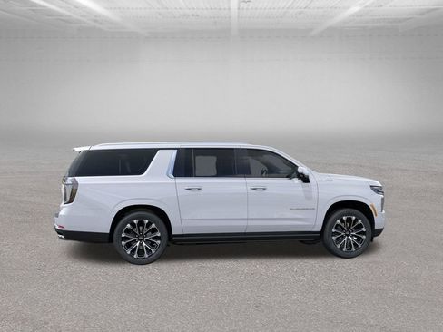 New 2026 Chevrolet Suburban High Country image 5