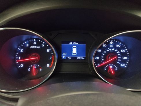 Used 2020 Kia Sedona LX FWD image 23