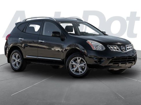 Used 2011 Nissan Rogue SV image 1