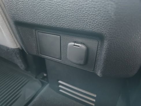 Used 2025 Toyota Tacoma SR5 image 87