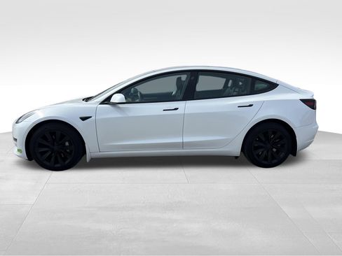 Used 2023 Tesla Model 3 Standard Range image 8
