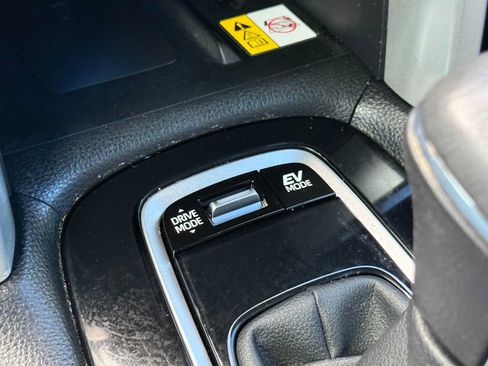 Used 2023 Toyota Corolla Cross AWD Hybrid w/ Convenience Package image 28