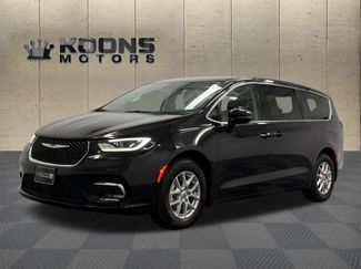 Used 2024 Chrysler Pacifica Touring-L FWD video 1