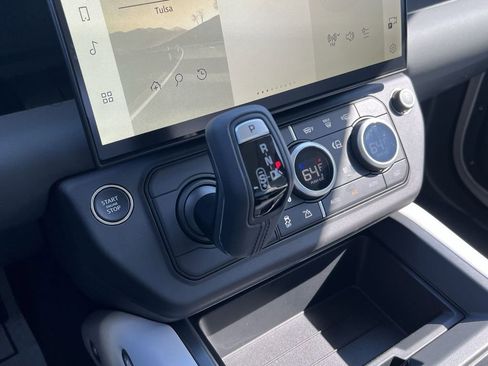 Used 2026 Land Rover Defender 110 X-Dynamic SE image 28