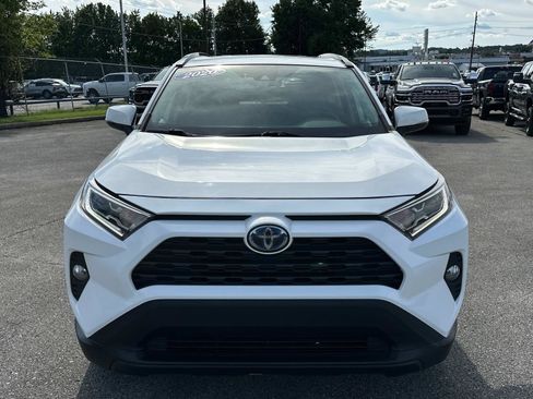 Used 2020 Toyota RAV4 XLE image 9