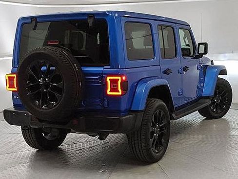 Used 2021 Jeep Wrangler Unlimited Sahara w/ Cold Weather Group image 3