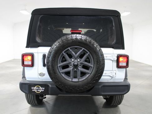 Used 2024 Jeep Wrangler Sport AWD/4WD image 8