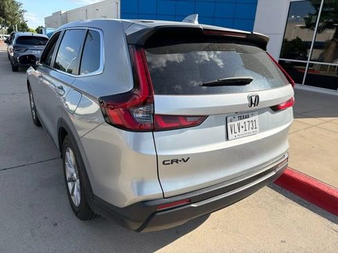 Used 2025 Honda CR-V EX image 7