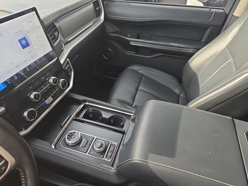 Used 2023 Ford Expedition XLT AWD/4WD image 24