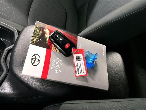 Certified 2024 Toyota RAV4 XLE w/ Weather Package AWD/4WD image 29