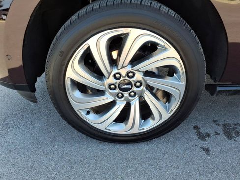 Used 2024 Lincoln Navigator L Reserve AWD/4WD image 9