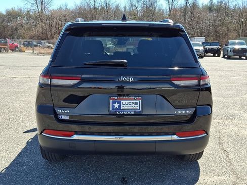 Used 2023 Jeep Grand Cherokee Laredo AWD/4WD image 10