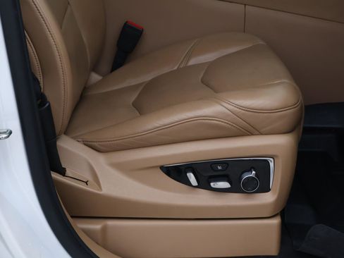 Used 2020 Cadillac Escalade Platinum image 25