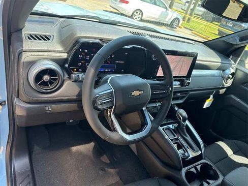 Used 2025 Chevrolet Colorado LT image 16