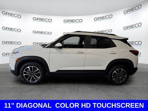 Used 2024 Chevrolet TrailBlazer LT w/ Driver Confidence Package FWD image 4