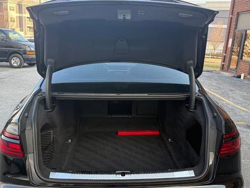 Used 2020 Audi S8 L image 13