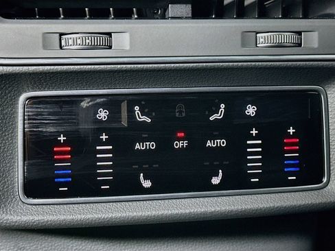 New 2026 Audi SQ8 Premium Plus AWD/4WD image 36