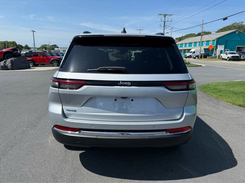 Used 2023 Jeep Grand Cherokee 4WD 4xe image 7