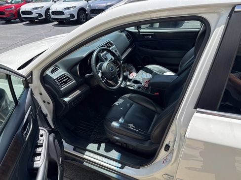 Used 2018 Subaru Outback 3.6R Limited AWD/4WD image 4