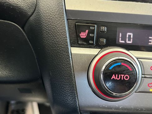 Used 2017 Subaru Outback 2.5i Limited image 19