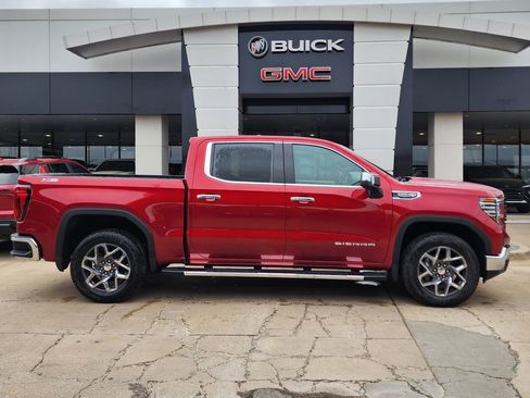 New 2026 GMC Sierra 1500 SLT image 3