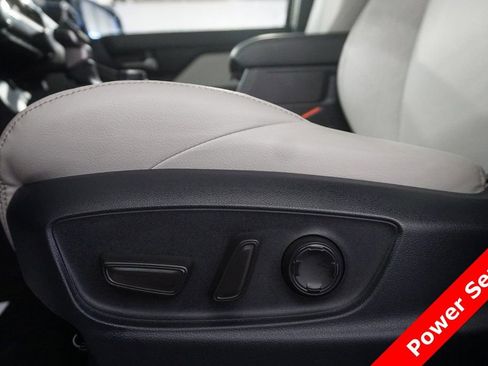 Certified 2025 Toyota Tacoma Limited AWD/4WD image 7
