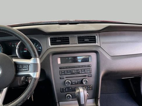 Used 2013 Ford Mustang Coupe RWD image 8