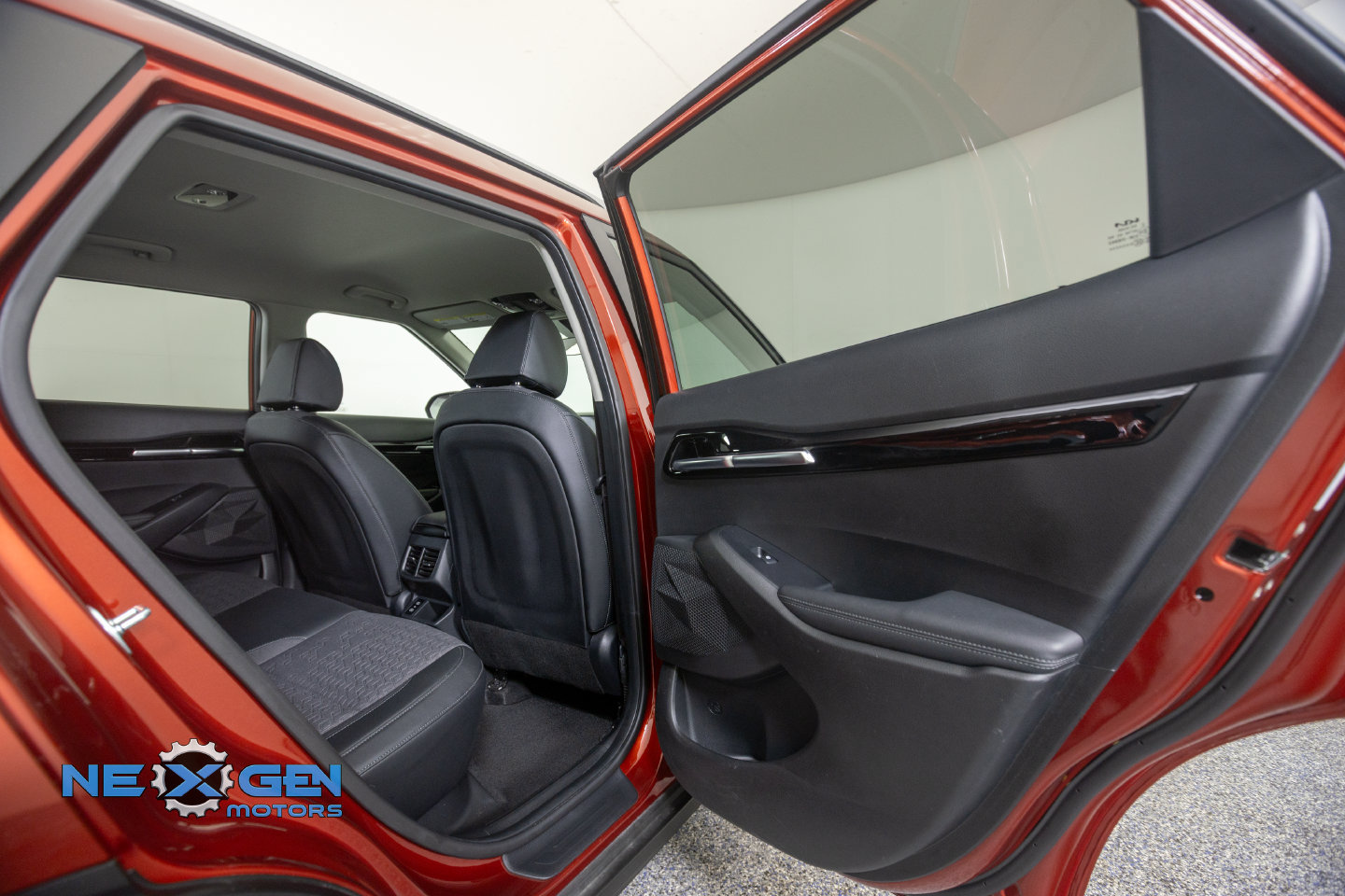 Used 2025 Kia Seltos S AWD/4WD image 37