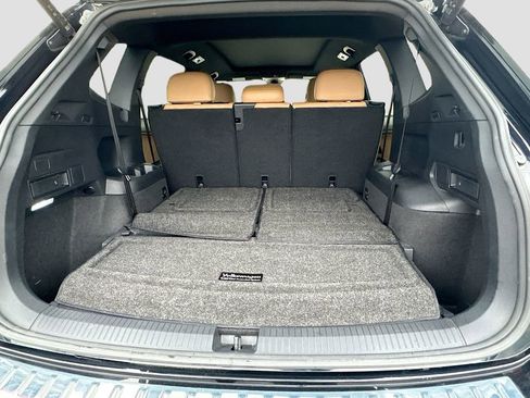 Used 2022 Volkswagen Tiguan SE image 33